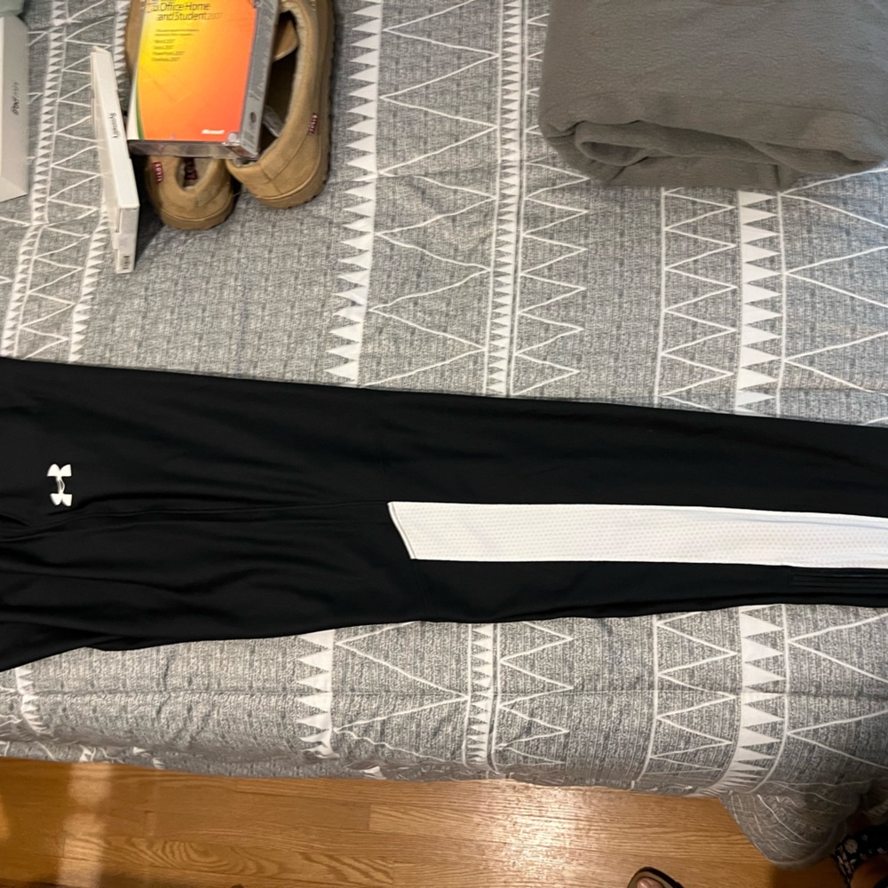 New with tags Mens Under Armour Athletic Pants